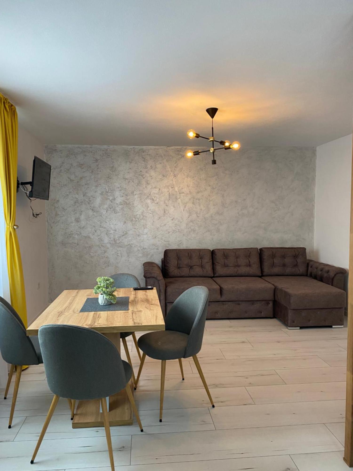 Wonderland Apartment Bistriţa Esterno foto
